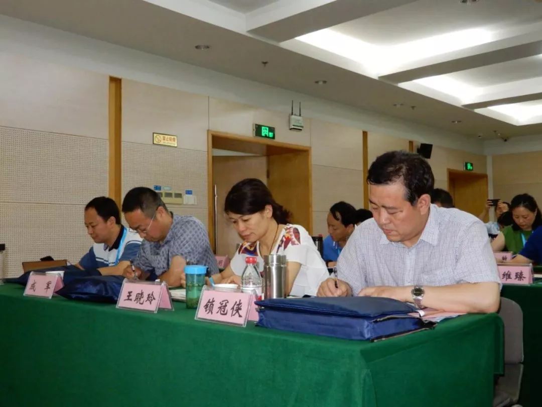 连接知识与职业，探索职业技术培训班学校联系电话的指南