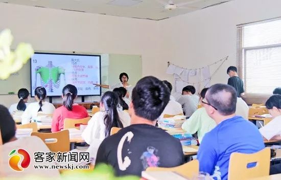 兴国职业技术培训学校，培养新时代技术人才的摇篮