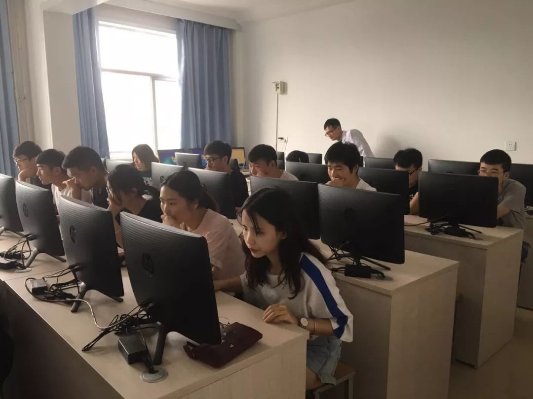 职业技术培训学校实习，探索与实践