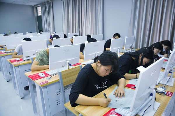 凤台职业技术培训学校，培育新时代人才的摇篮