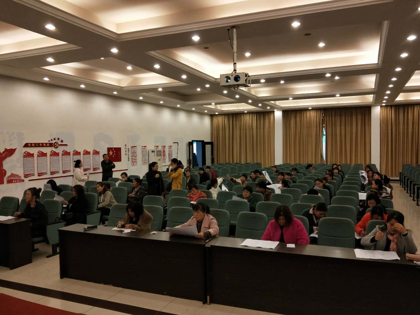 鹤壁职业技术培训学校，培养新时代技术人才的摇篮