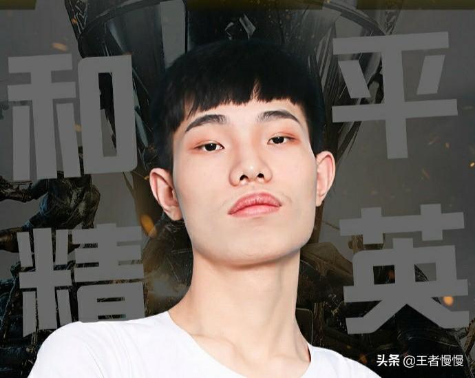 探索未来，启程职业之路——职业技术培训学校海报设计揭秘