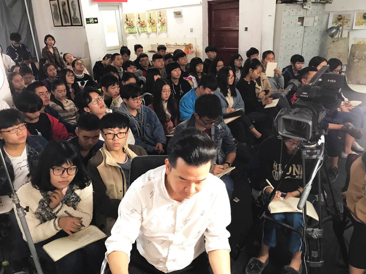 超越职业技术培训学校，培养新时代人才的摇篮