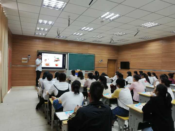 邱县职业技术培训学校，培养新时代人才的摇篮