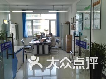 华英职业技术培训学校，培养新时代人才的摇篮