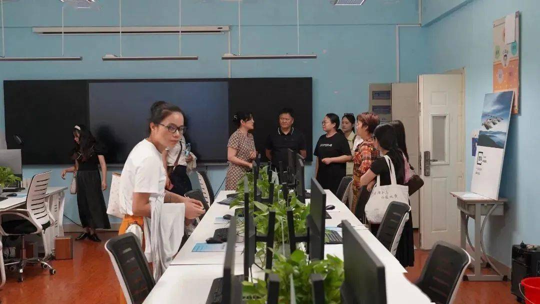 参观职业技术培训学校，探寻未来职业技能的摇篮