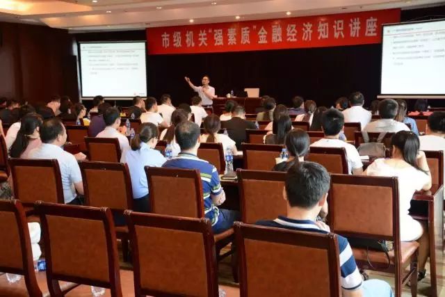 职业技术培训学校标语，塑造未来，铸就职业辉煌