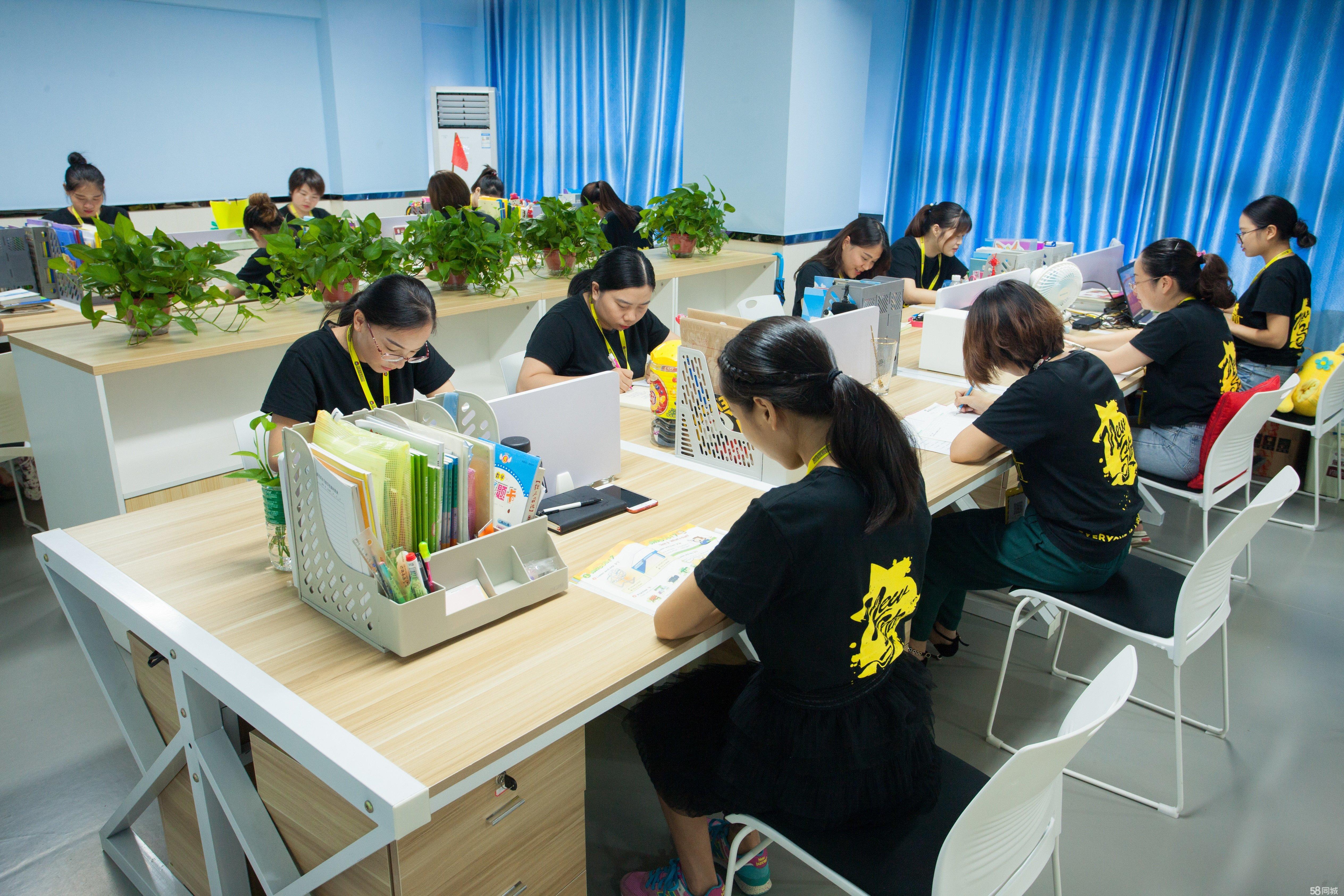 朗朗职业技术培训学校，培养实用人才的摇篮