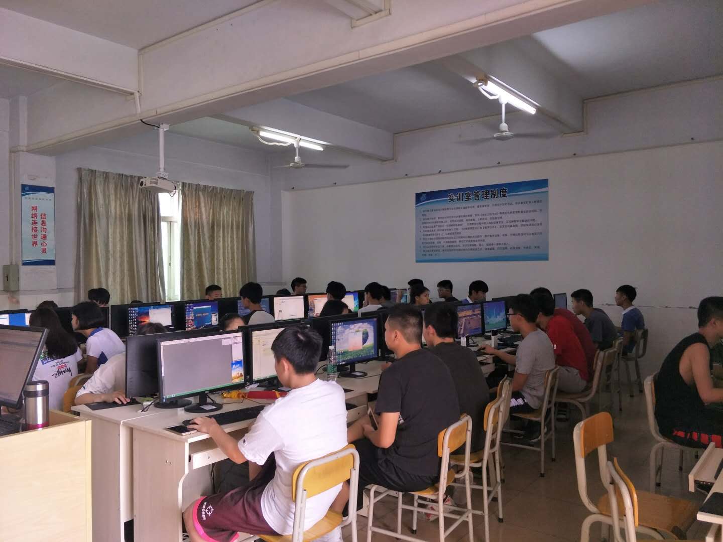 龙翔职业技术培训学校，培育技能的摇篮