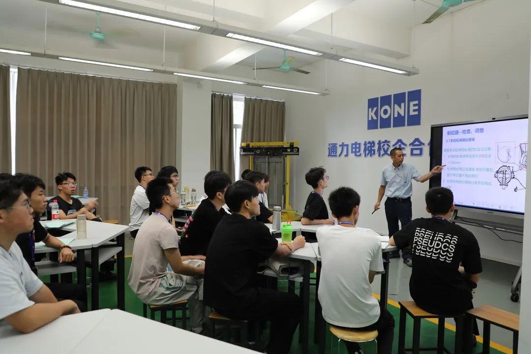 城市职业技术培训学校，新时代人才的摇篮之地