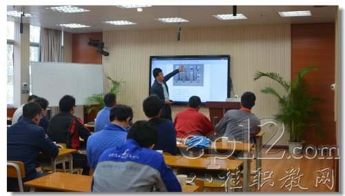 奔腾职业技术培训学校，培养新时代人才的摇篮