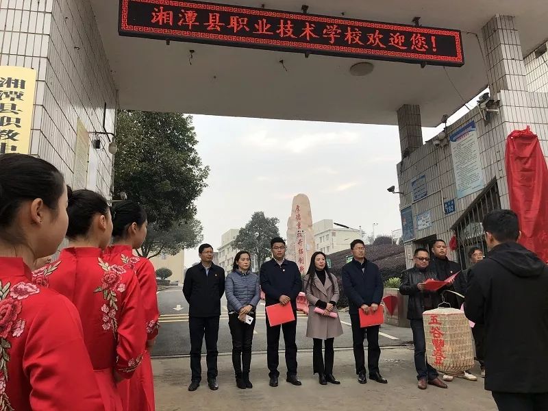 火龙职业技术培训学校，塑造职业技能精英的摇篮