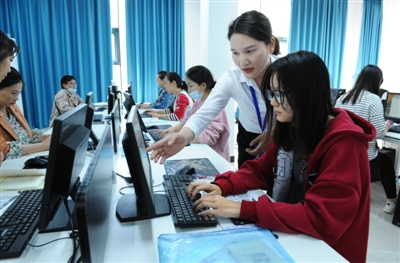 高薪职业技术培训学校，培养新时代技术精英的摇篮