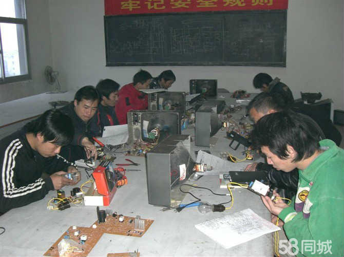 高薪职业技术培训学校，培养新时代技术精英的摇篮