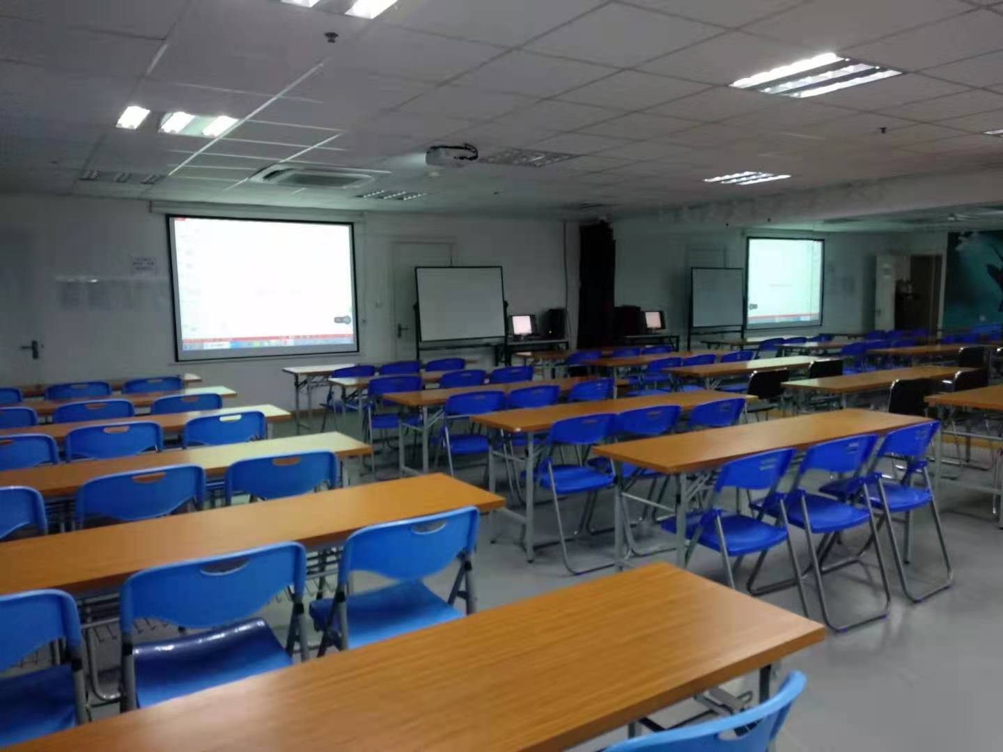 蔚蓝职业技术培训学校，塑造未来的技术精英