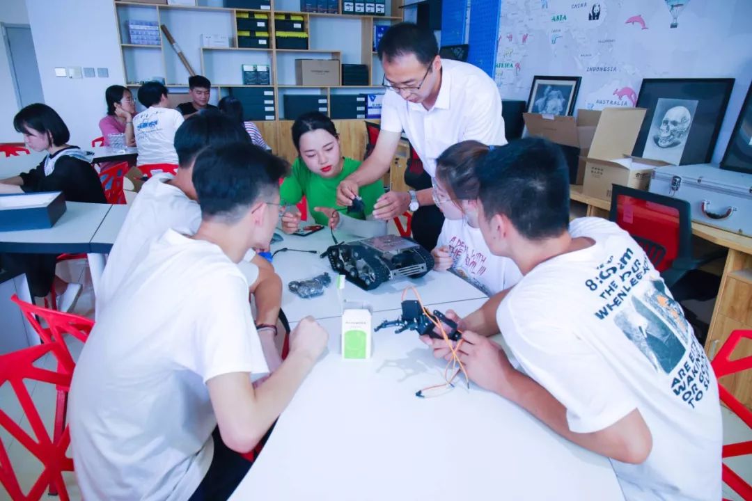 航空职业技术培训学校，培养新时代航空人才的摇篮