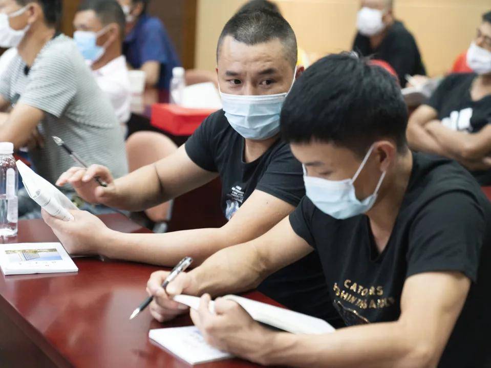 巨匠职业技术培训学校，职业精英摇篮，塑造未来领袖