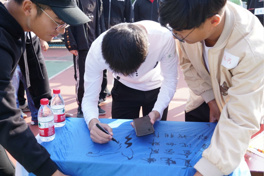 巨匠职业技术培训学校，塑造未来职业精英的摇篮