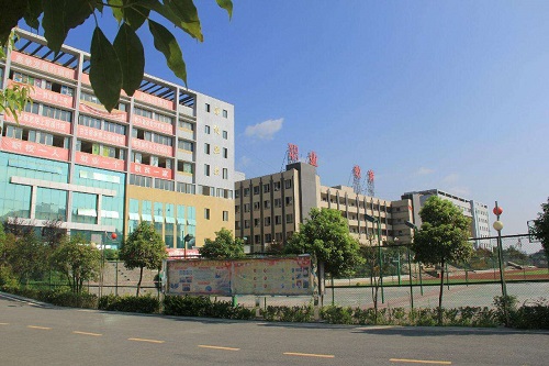 余庆职业技术培训学校，培养新时代技能人才的摇篮