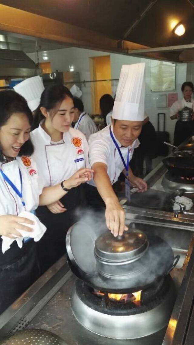 职业技术培训学校炒菜，培养专业厨师的摇篮