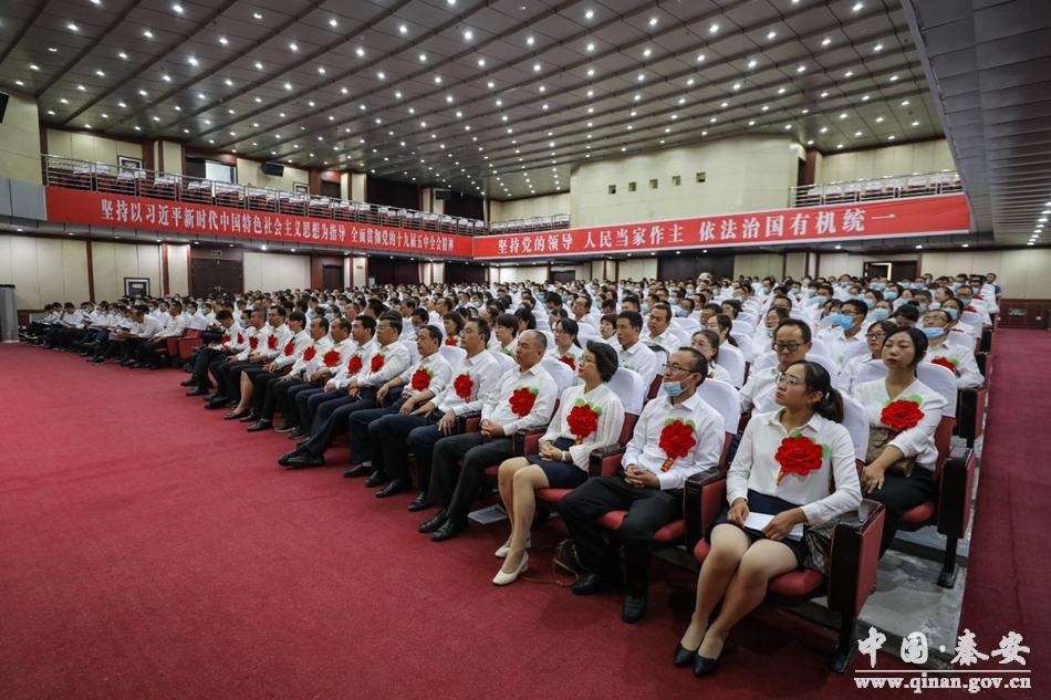 秦安职业技术培训学校，培养新时代人才的摇篮