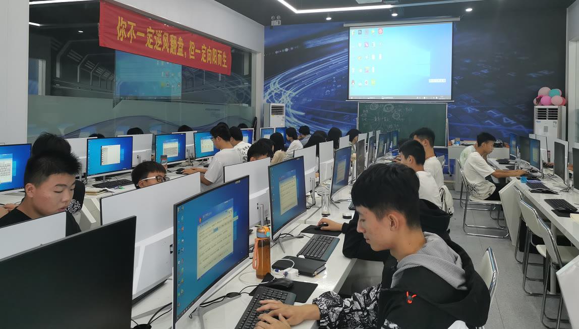 首选职业技术培训学校，塑造未来的关键之地