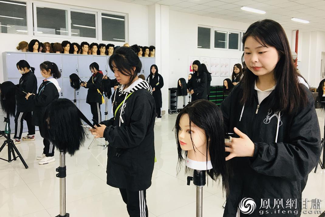 剪发职业技术培训学校，塑造美发技艺的摇篮