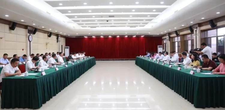 学校党委书记李维带队深入基层调研，探索新时代教育发展新路径