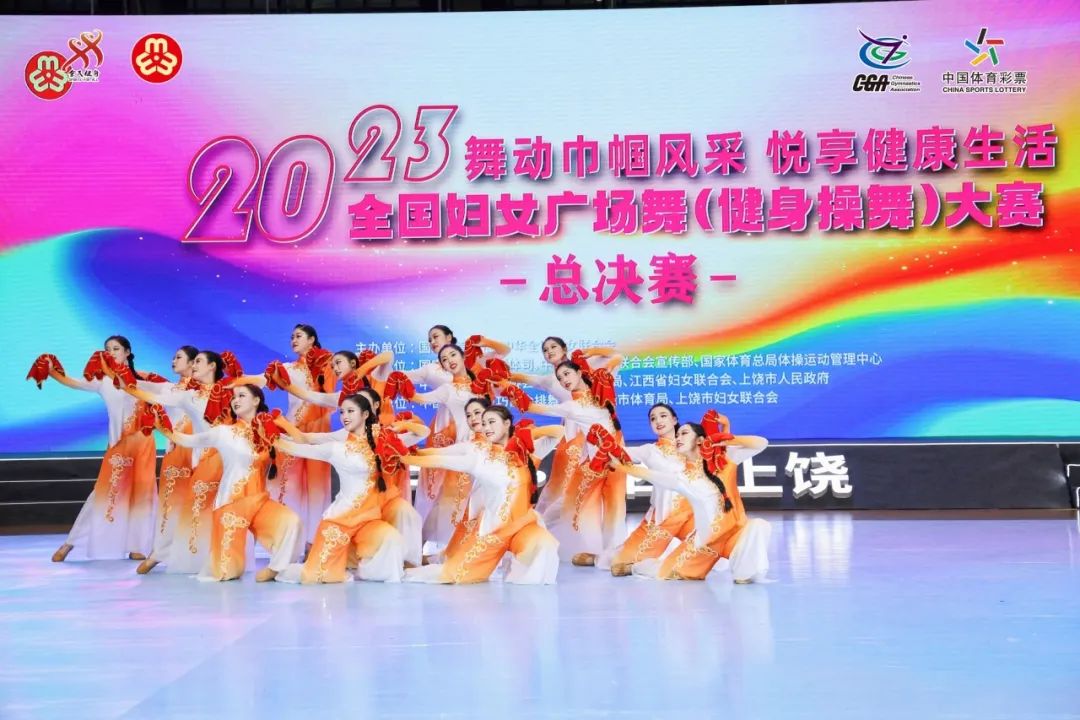 学校教职工代表队荣获上海分站赛广场舞大赛佳绩，荣耀时刻，展现风采