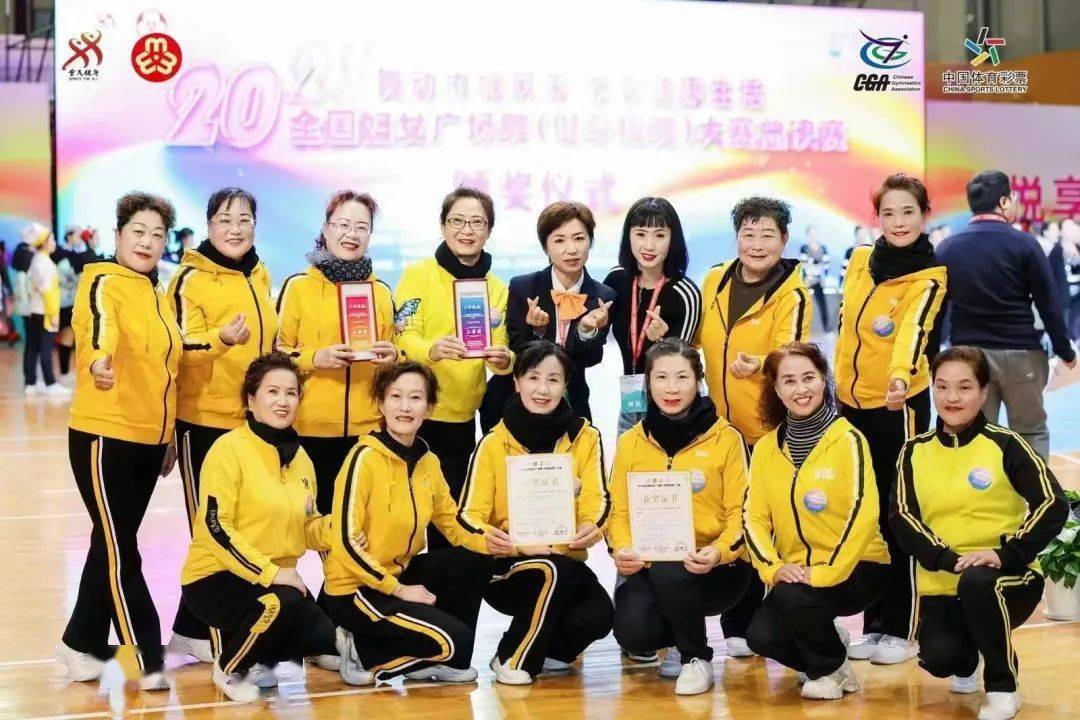 喜讯！学校教职工代表队荣获2025年全国妇女广场舞（健身操舞）大赛上海分站赛佳绩