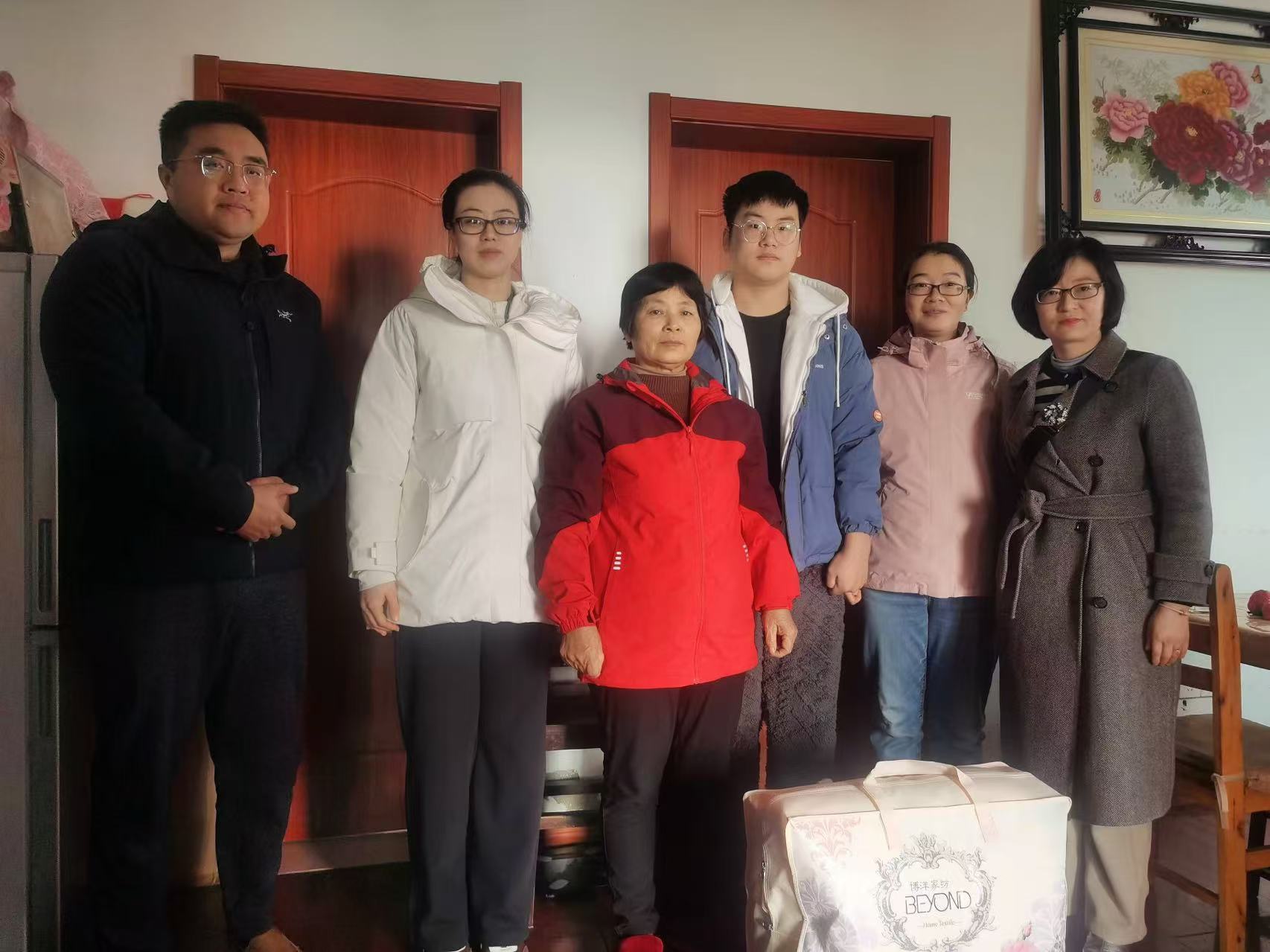 冬日暖心，助梦前行——校长刘进慰问管理学院家庭经济困难学生