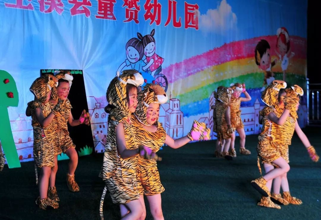 天琴声声进校园，非遗文化共传承——我唱天谣报党恩壮族天琴歌舞乐成功演出纪实