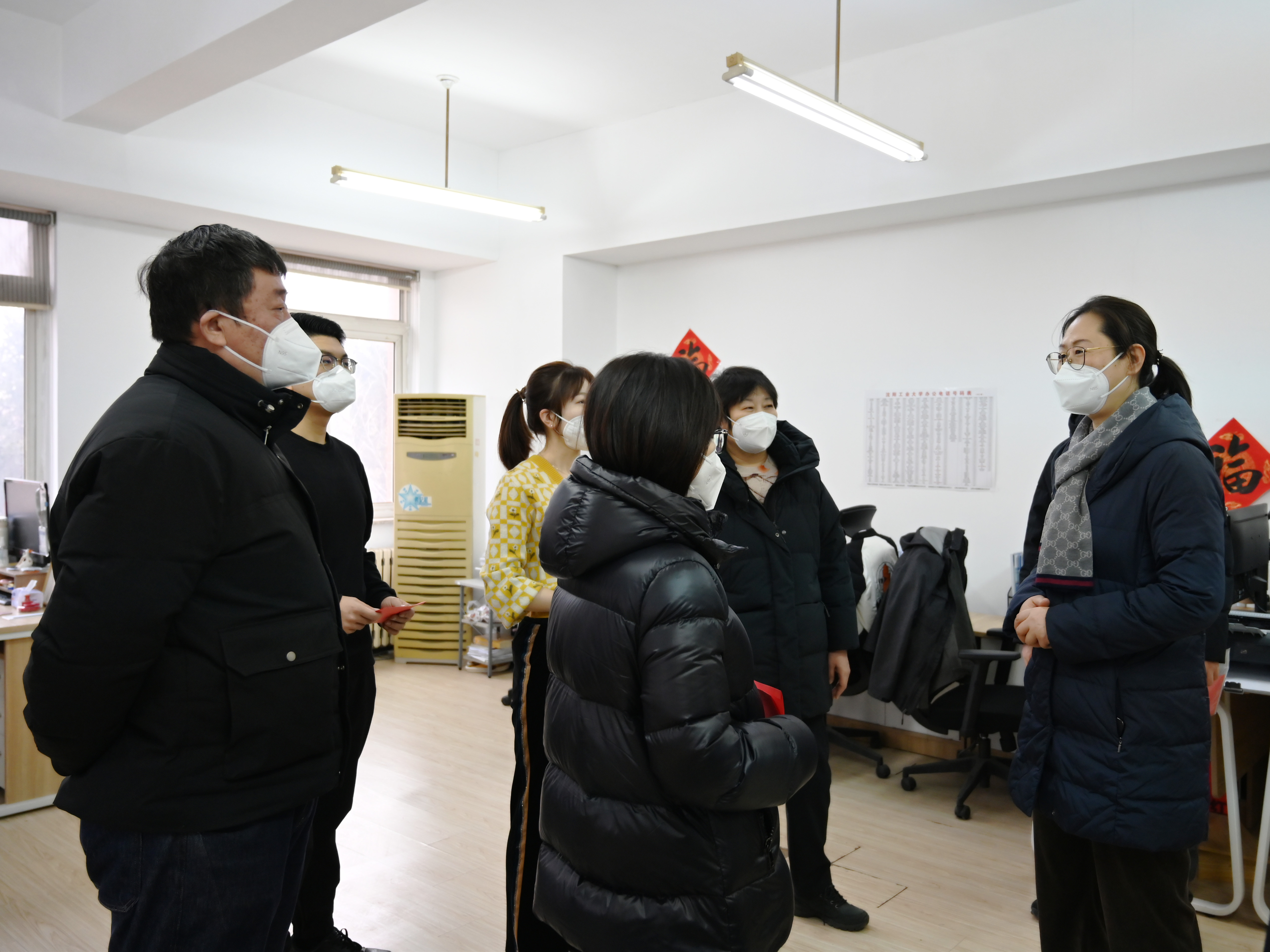 温情关怀助力教职工健康——学校开展心系职工 爱心送医 守护健康系列活动