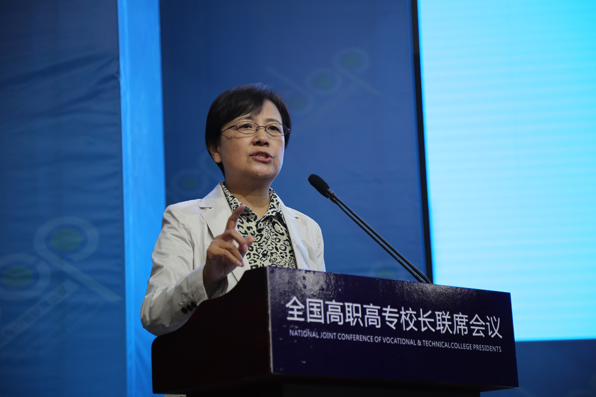 学校校长刘进参加农村基层组织财会人才培养研讨会并作主旨报告，探讨农村财会教育的新机遇与挑战