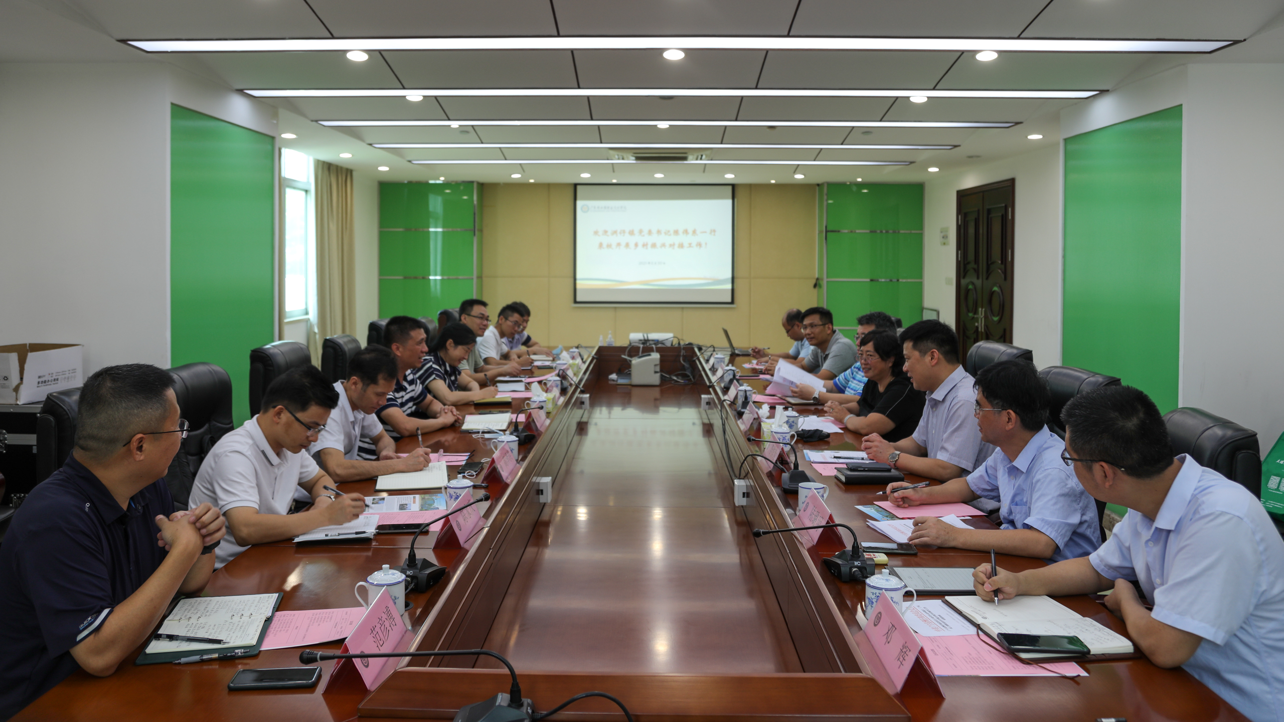 马来西亚桂商总会代表团访校，深化交流座谈促成未来合作新篇章