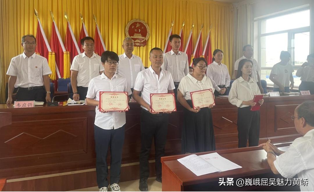 我校举行盛大典礼，热烈庆祝新生开学与第40个教师节