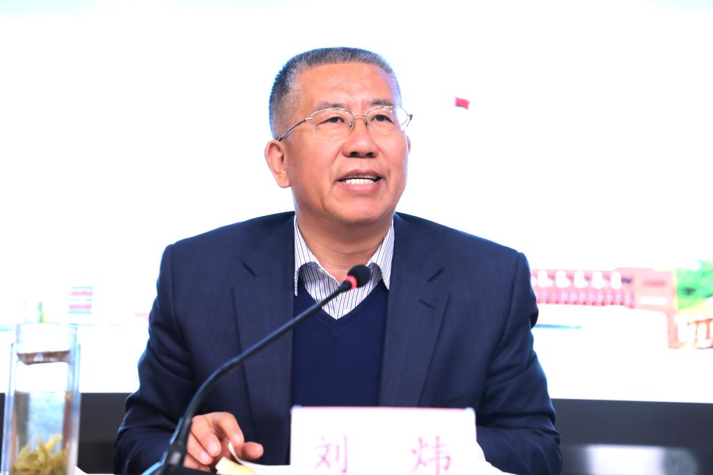 学校校长刘进在全区经济形势座谈会上的发言摘要