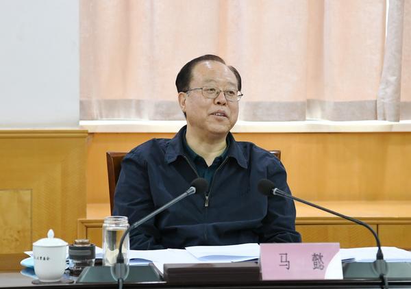学校校长刘进在全区经济形势座谈会上的代表发言