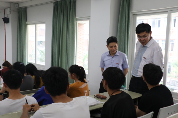 副校长陈宁春引领思政课教学，塑造教育新风尚的领导力