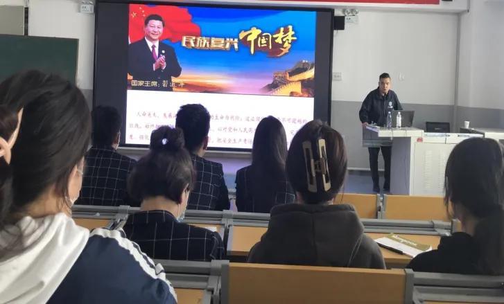 我校开展疏散逃生演练活动，强化应急演练筑牢防灾防线，临震不乱保障师生安全。
