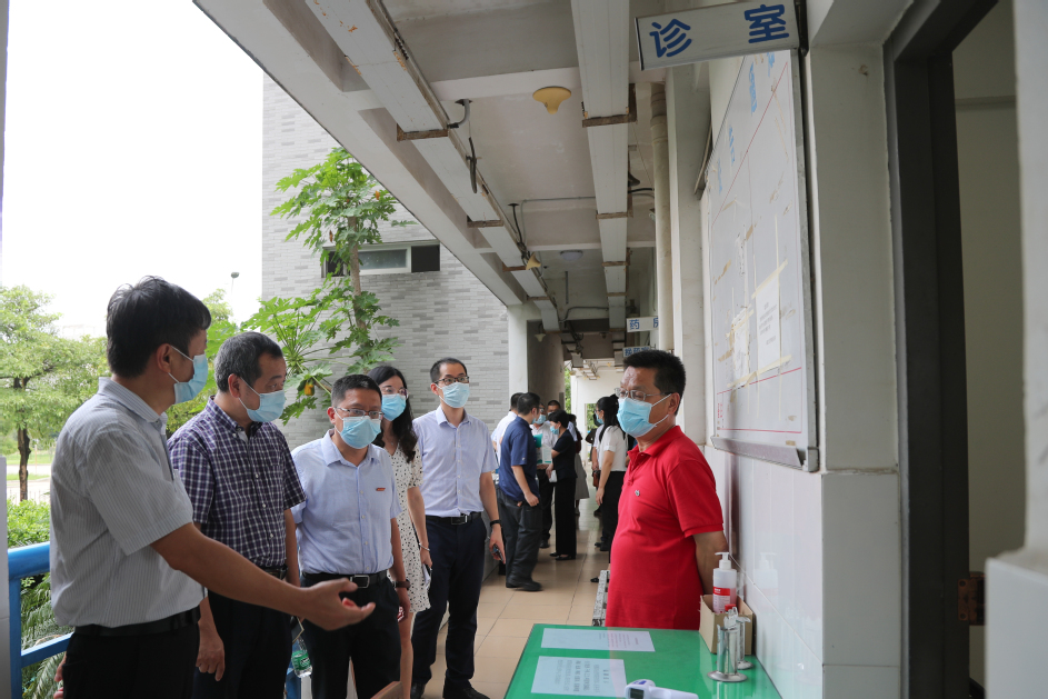学校领导带队开展校园安全检查，筑牢校园安全防线