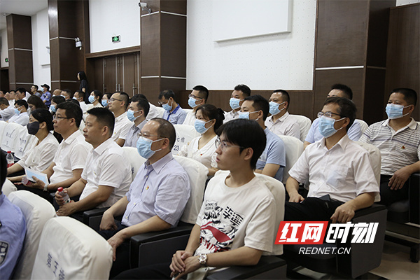 庭审现场转化警示课堂，以案示警，推动廉洁文化深入人心