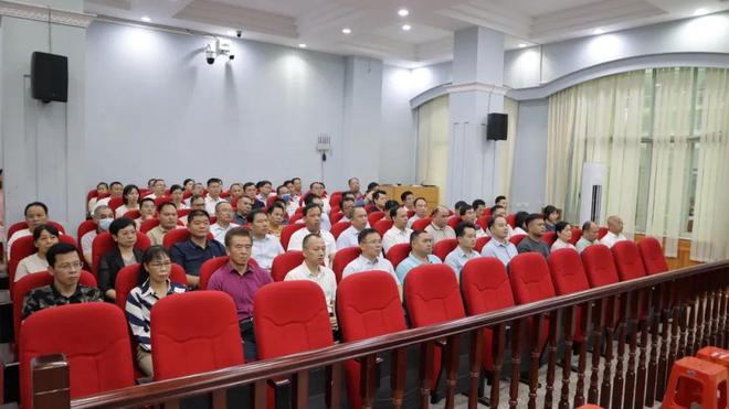 庭审现场变纪法课堂，以案示警，推动廉洁文化的深入发展