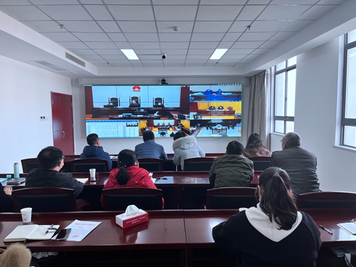庭审现场变纪法课堂，以案示警，推动廉洁文化的深入发展