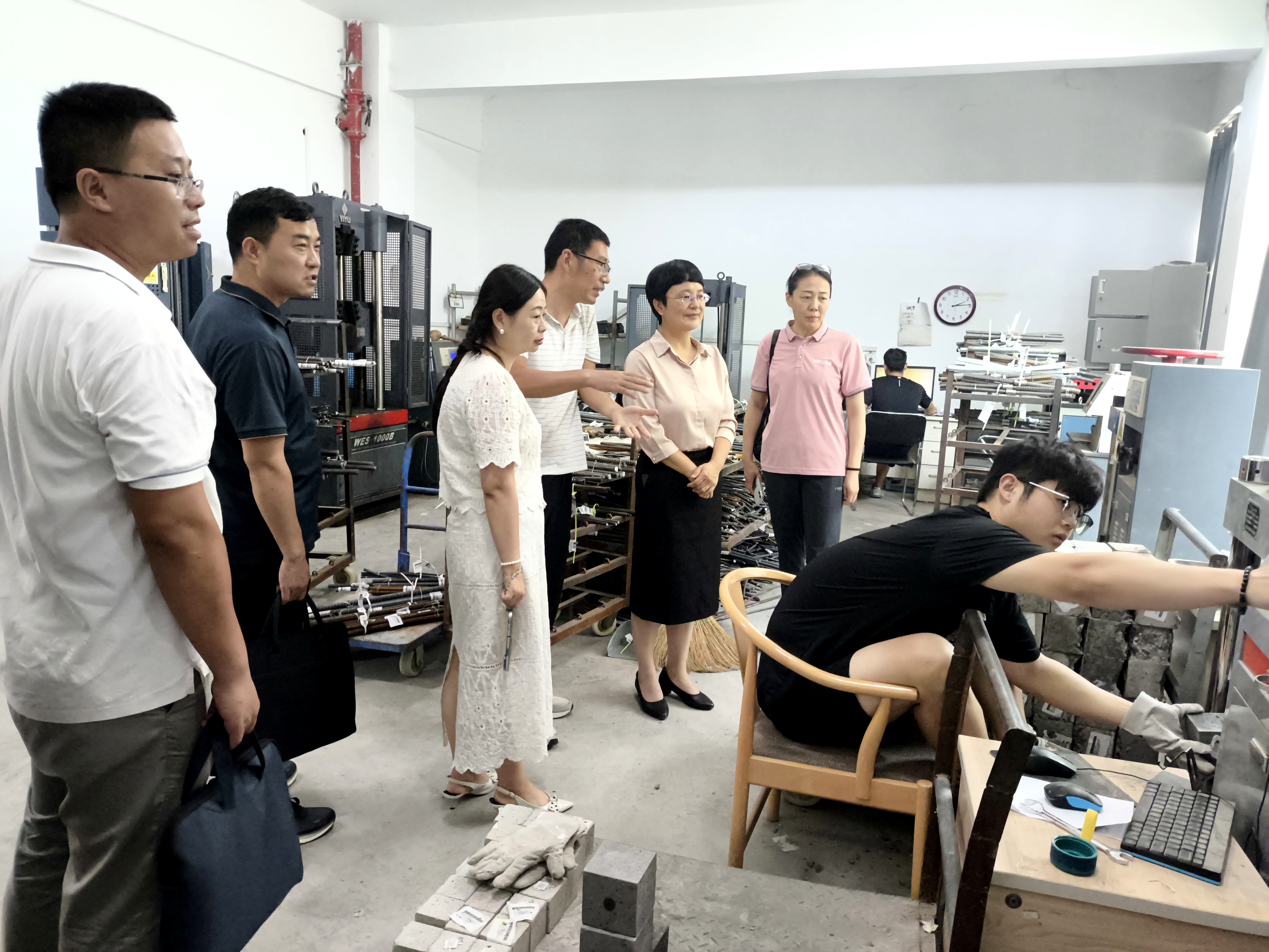 学院副院长安仲文带队开展企业考察调研与学生走访专项行动