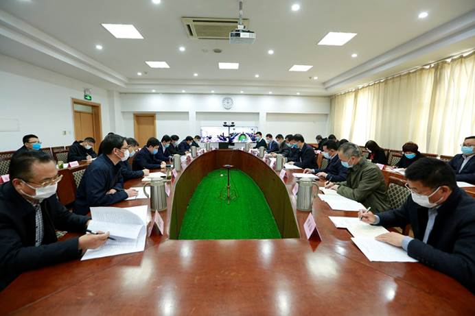 我院召开党委理论学习中心组2025年第一次学习会——深化理论学习，推动实践创新