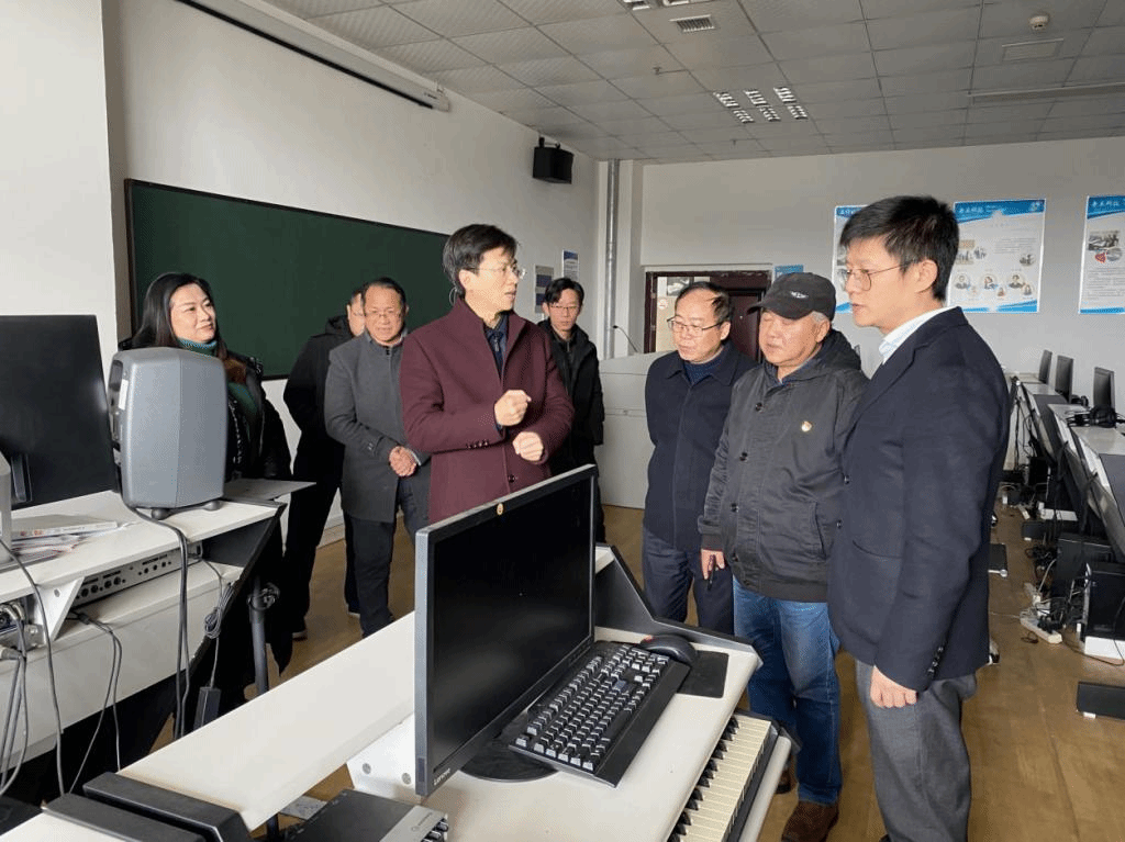 学院副院长陈宁春带队开展春节前校园安全检查
