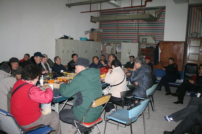 学院举办2025年退休老同志新年茶话会——共叙校园岁月，共迎美好未来