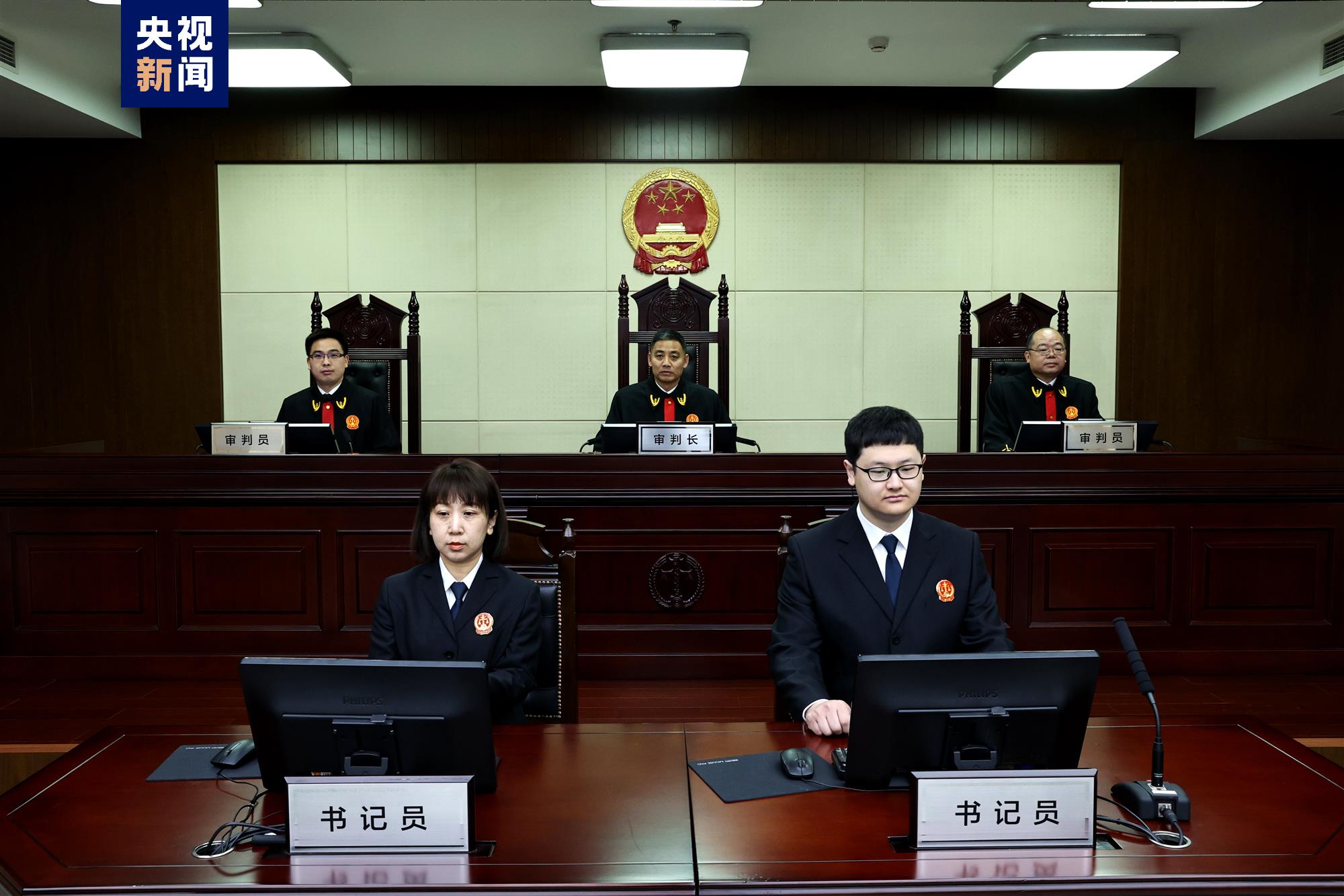 学院纪委书记韦云凤赴上海医科大学纪检监察组交流学习的经验与启示分享