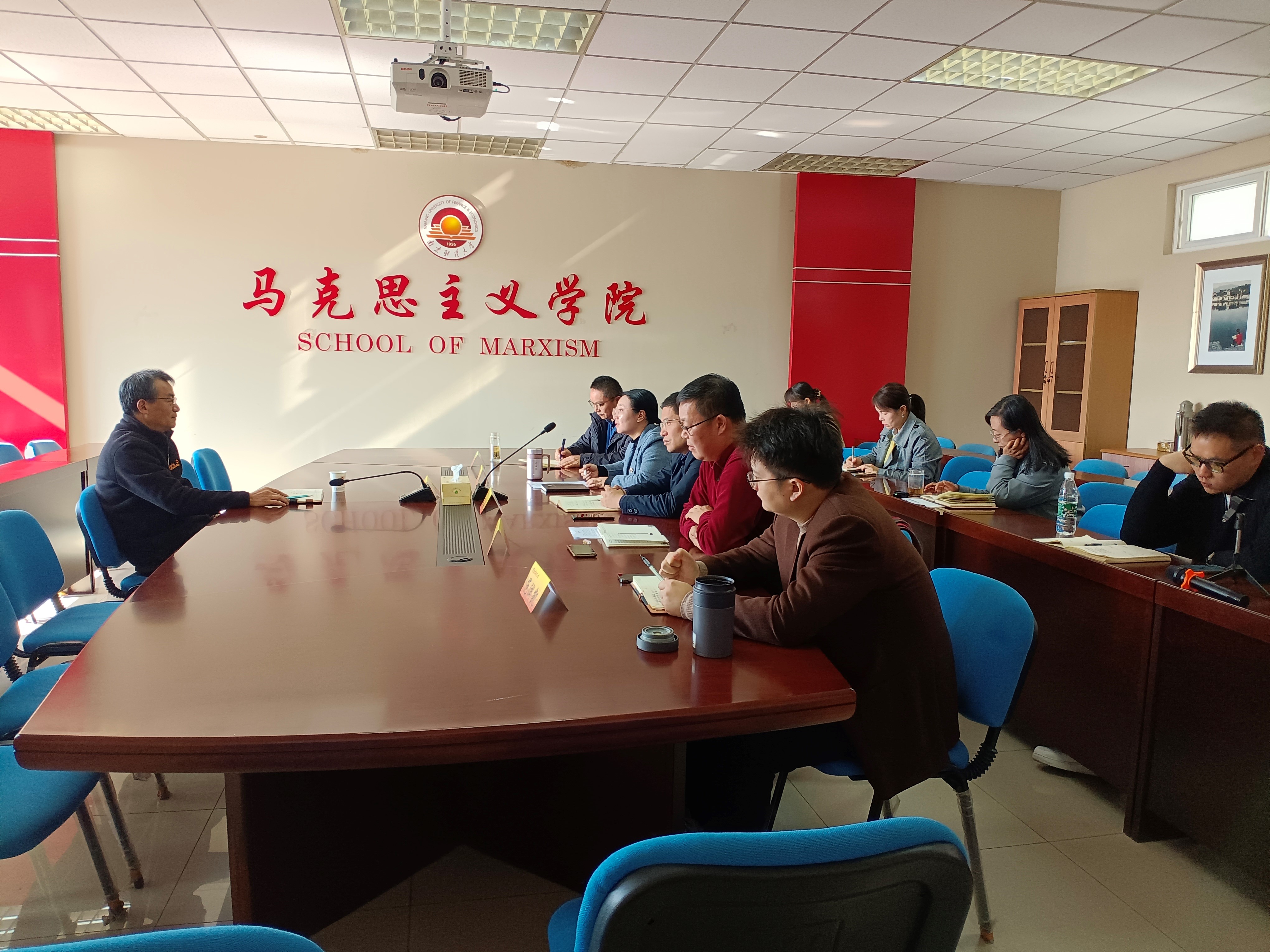 学院党委副书记蒙启成指导马克思主义学院工作，推动理论与实践相结合的教学新模式发展